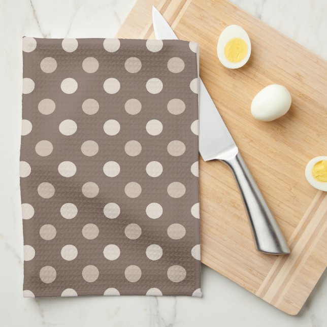 Neutrales Erdbraun-Polka-Punkte-Design  Geschirrtuch (Viertel Falte)