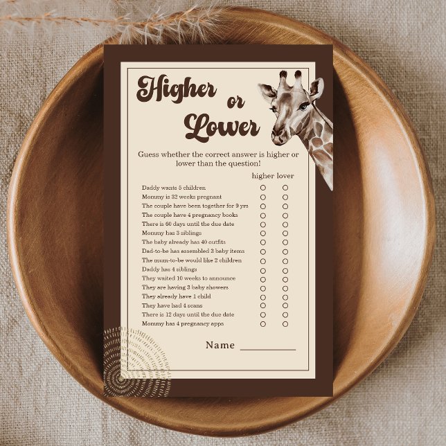 Neutrales Safari-Giraffe-Spiel mit höherem oder ge (Von Creator hochgeladen)