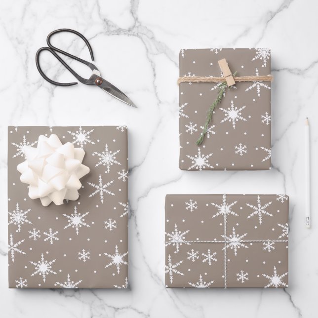 Neutrales Taupe Winter Holiday Snowflake Muster Geschenkpapier Set (Vorderseite)