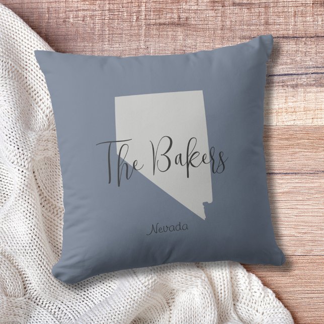 Nevada Staat Familienname Throw Kissen (Show pride for your state and personalize it!  "love makes this house a home in <your state>")