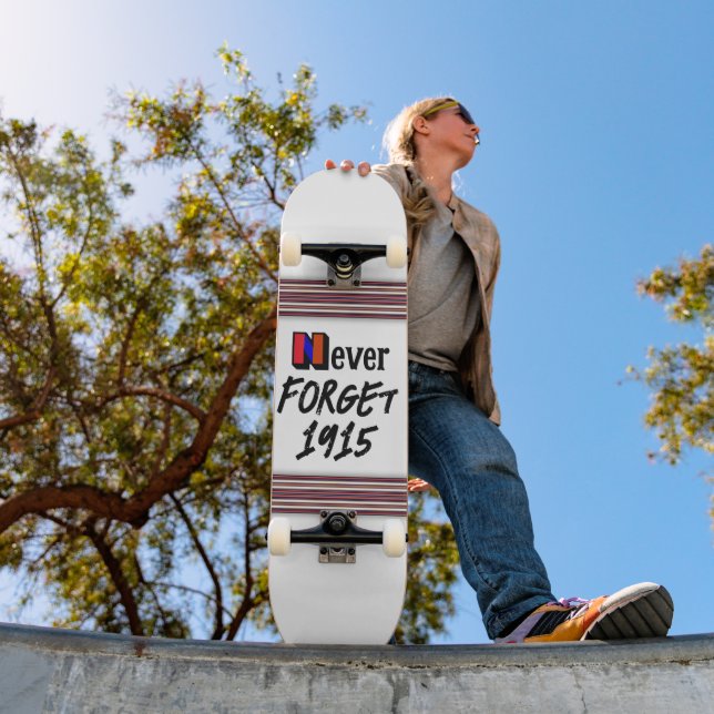 Never Forget 1915 Skateboard (Außenbereich 1)