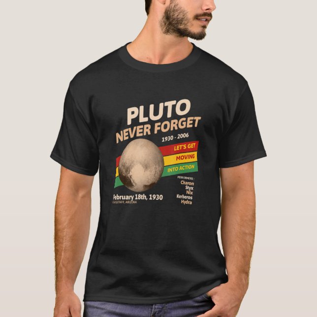 Never Forget Pluto Retro Style Space Science T-Shirt (Vorderseite)