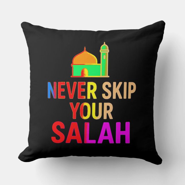 Never Skip Your Salah Throw Pillow – Faithful Home Kissen (Vorderseite)