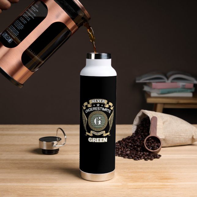 NEVER UNDERESTIMATE POWER OF A GREEN TRINKFLASCHE (Kaffee (gedreht))