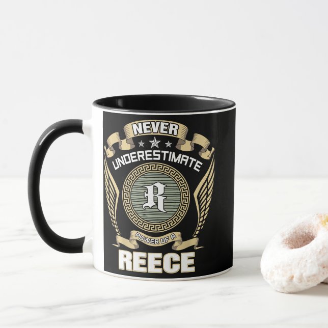 NEVER_UNDERESTIMATE_POWER_OF_A_REECE TASSE (Mit Donut)