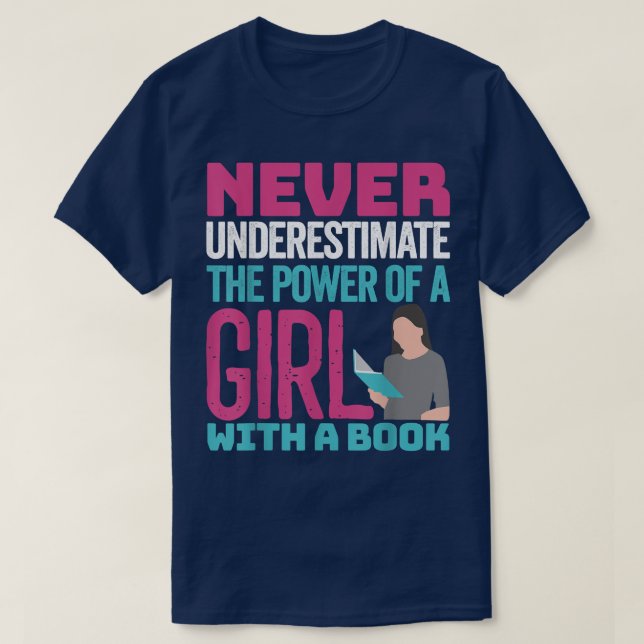 Never Underestimate The Power of A Girl With A Boo T-Shirt (Design vorne)