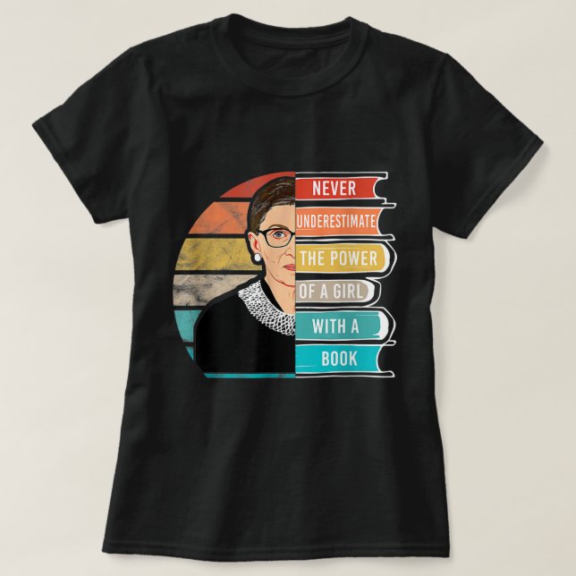 Never Underestimate The Power Of A Girl With Book  T-Shirt (Design vorne)