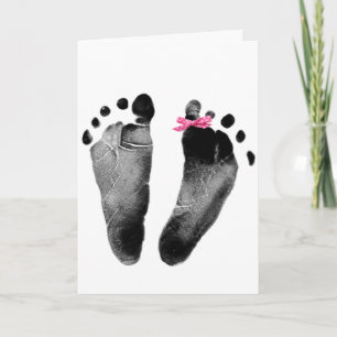 New Baby Girl Footprints auf White Karte