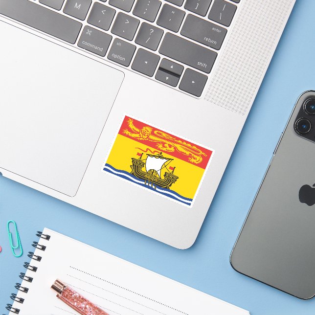 New Brunswick Flag Graphic Aufkleber (Laptop mit iPhone)