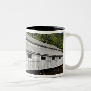 New Brunswick, Kanada. Irischer Fluss bedeckt Zweifarbige Tasse