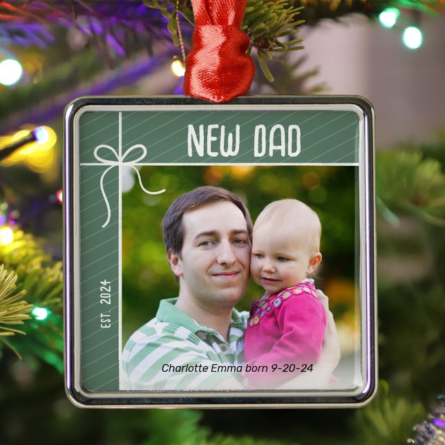 New Dad and Baby First Christmas Foto Ornament Aus Metall (Von Creator hochgeladen)
