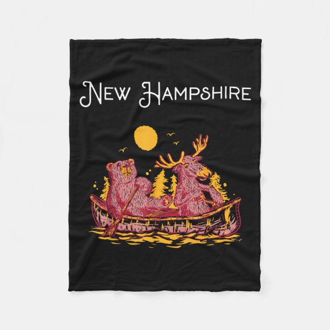 New Hampshire Shirt Funny Canoe Moose Elk Bear Lak Fleecedecke (Vorderseite)