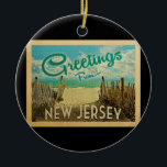 New Jersey Beach Ornament Vintage Travel<br><div class="desc">Dieses Greetings From New Jersey Vintage Postcard Design verfügt über einen Sandstrand mit einem schönen türkisfarbenen Ozean Wasser und über dem Meer,  einen blauen Himmel mit billigen weißen Wolken. Im Vintage Reisen Stil.</div>