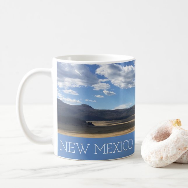 New Mexico Beautiful Blue Sky and Mountains Tasse (Mit Donut)