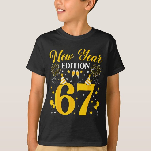 New Year Edition 67 Funny 6 7 Meme New Year 2026 T T-Shirt (Vorderseite)