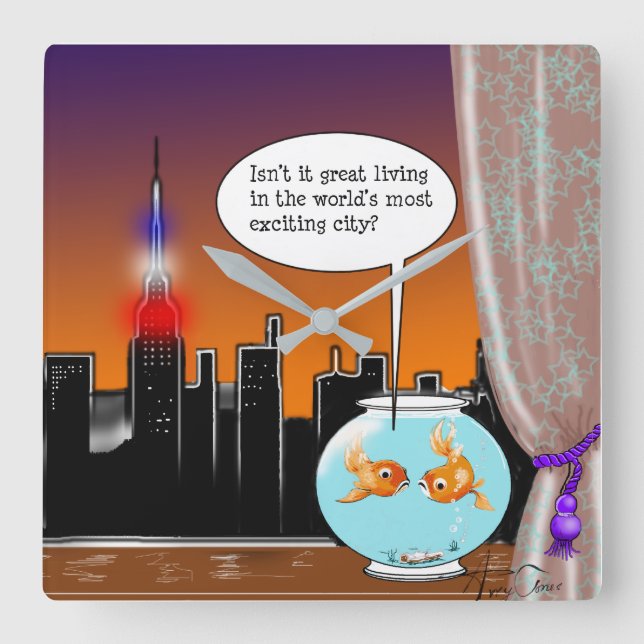 New York City Living Cartoon mit Fisch in Fishbowl Quadratische Wanduhr (Vorderseite)