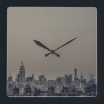 New York City Skyline Square Wall Clock Quadratische Wanduhr<br><div class="desc">Square Wall Clock mit New York City Skyline</div>