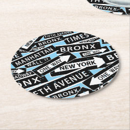 New York City Street Sign Pattern auf Light Blue Runder Pappuntersetzer