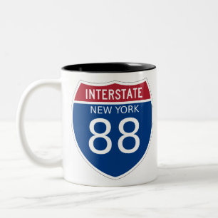 New York Interstate Sign Zweifarbige Tasse