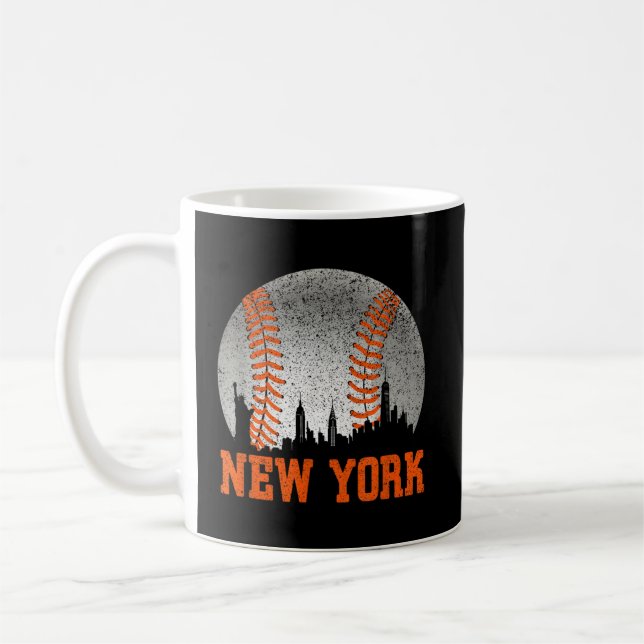 New York Ny Skyline Baseball trifft auf Gameday Kaffeetasse (Links)