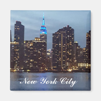NEW YORK SKYLINE IN BLAU MAGNET