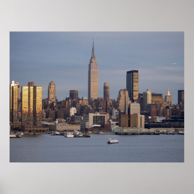 New York Skyline in Dusk Poster (Vorne)