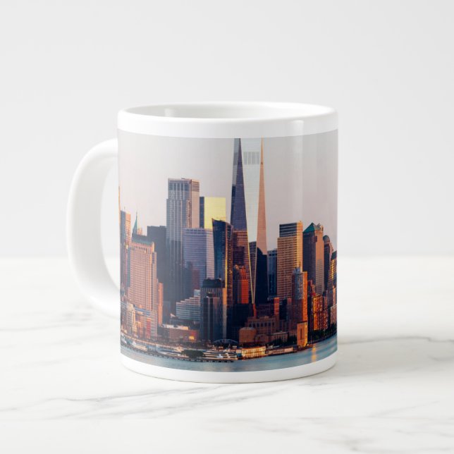 New York Sunset Skyline View of World Trade Center Jumbo-Tasse (Vorderseite Links)