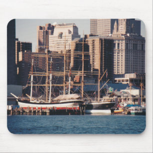 New Yorker Hochschiff Mousepad