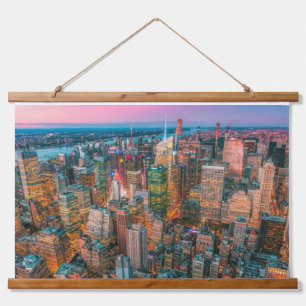 New Yorker Stadtsilhouette bei Sonnenuntergang   N Wandteppich Mit Holzrahmen