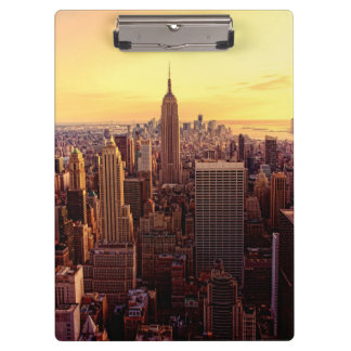 New Yorkskylinestadt mit Reich-Staat Klemmbrett