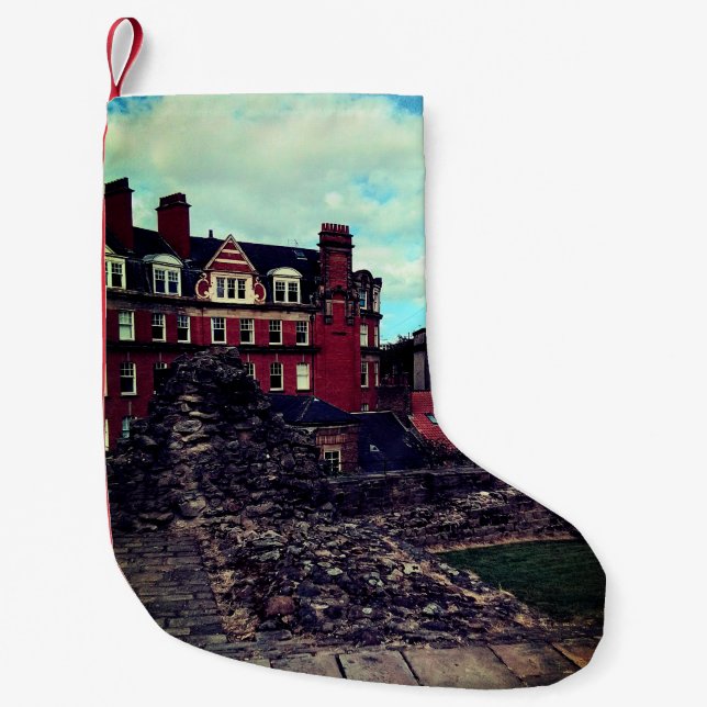 Newcastle-Gebäude Kleiner Weihnachtsstrumpf (Vorderseite)