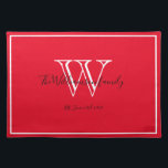 Newlyweds Geschenke Monogram Initial Script Rustic Stofftischset<br><div class="desc">Hochzeitsgeschenk, neu Geschenke Monogram erste Personalisierte Familie Name Skript rustikale Chic Red Tuch Tischset. Personalisiertes, weißes Monogramm-Design mit dem Nachnamen und dem Datum der Braut und des Bräutigams, das in schwarzer Schrift auf einem reichen roten Hintergrund festgelegt ist. Ein einzigartiges Geschenk für Neuvermählte. Lieblich für ihr neues Leben zusammen. Auch...</div>