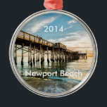 Newport Beach Balboa Pier Silbernes Ornament<br><div class="desc">Newport Beach's Balboa Pier in sonniger Südkalifornien. Ein individualisierbares Ornament mit vielen Optionen.</div>