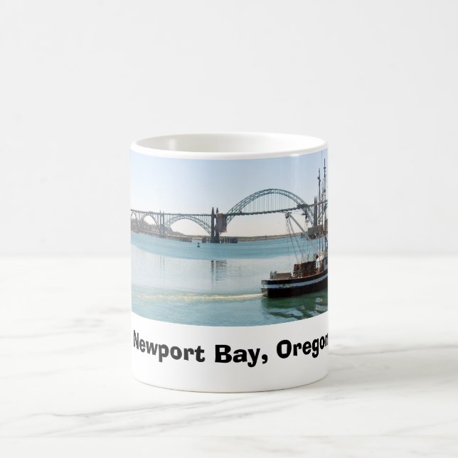 Newport-Bucht, Oregon Tasse (Mittel)