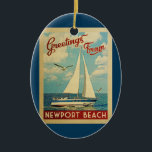 Newport-Strand-Segelboot-Vintage Reise Kalifornien Keramik Ornament<br><div class="desc">Dieses setzen Grüße von Newport Seeausrüstungsbeschreibungen Vintager Reise Kaliforniens ein Bootssegeln auf dem Wasser mit Seemöwen auf den Strand und ein blauer Himmel füllte mit herrlichen geschwollenen weißen Wolken.</div>