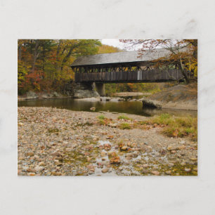 Newry Covered Bridge über den Fluss im Herbst Postkarte