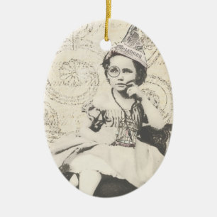 Newspaper Hat Gal Keramikornament