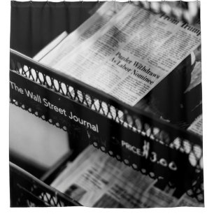 NEWSPAPIERE AUF DER WALL STREET JOURNAL RACK DUSCHVORHANG