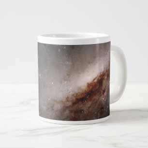 Ngc 4258 in der Intensivsternbildung. Jumbo-Tasse