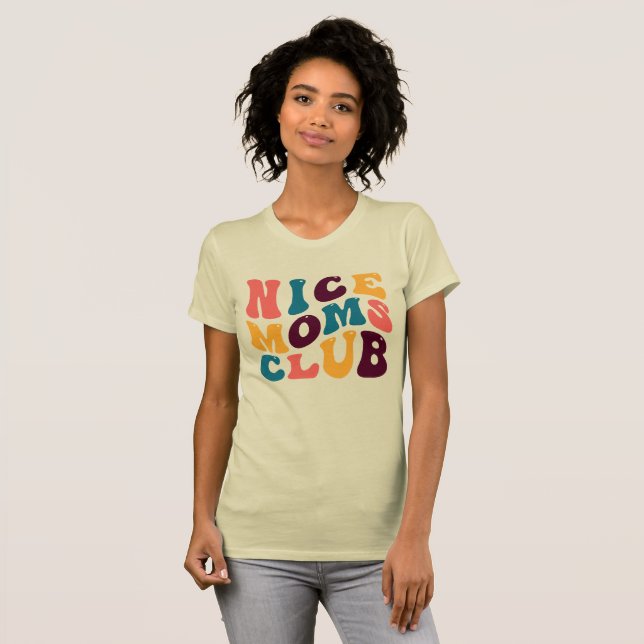 Nice Mamas Club Groovy Retro Summer Vibes Sad Beig T-Shirt (Vorne ganz)