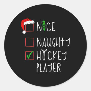 Nice Naughty Hockey Player Sonniges Weihnachtskost Runder Aufkleber