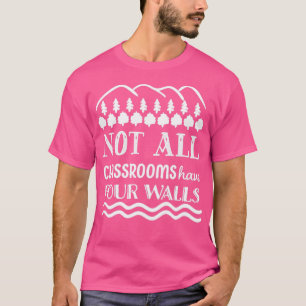 Nicht alle Klassenzimmer haben vier Wände, die zu T-Shirt