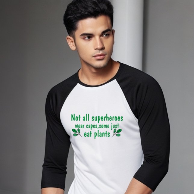 Nicht alle Superhelden tragen Kappen:Vegan witzig T-Shirt (Von Creator hochgeladen)