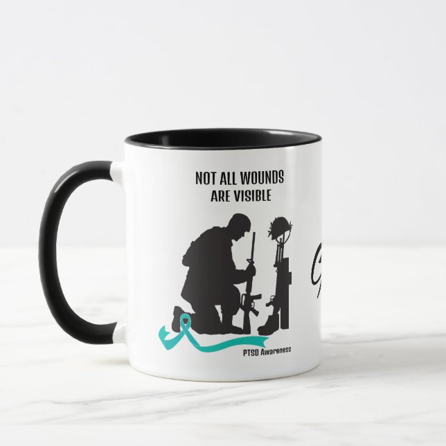 NICHT ALLE WUNDEN SIND SICHTBAR. PTSD AWARENESS. TASSE (Links)