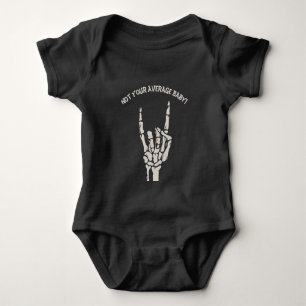 Nicht dein durchschnittlicher Baby-Rocker Baby Strampler