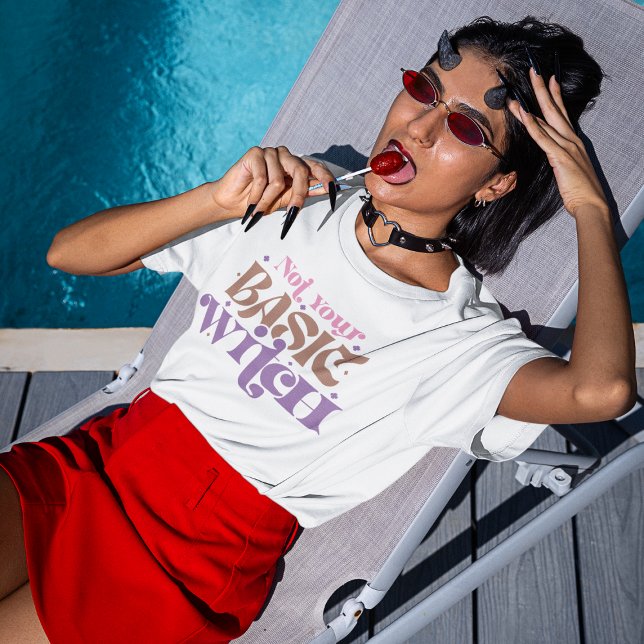 Nicht deine grundlegende Hexenmagie T-Shirt (Von Creator hochgeladen)