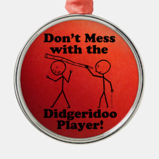 Nicht mit dem Didgeridoo-Spieler durcheinander bri Ornament Aus Metall