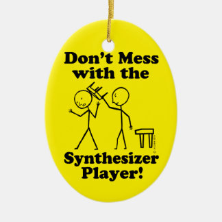Nicht mit dem Synthesizer-Player verwechseln Keramik Ornament