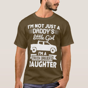 nicht nur ein kleines Mädchen im LKW-Fahrer T-Shirt