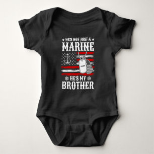 Nicht nur ein Marine, er ist mein Bruder Patriotis Baby Strampler